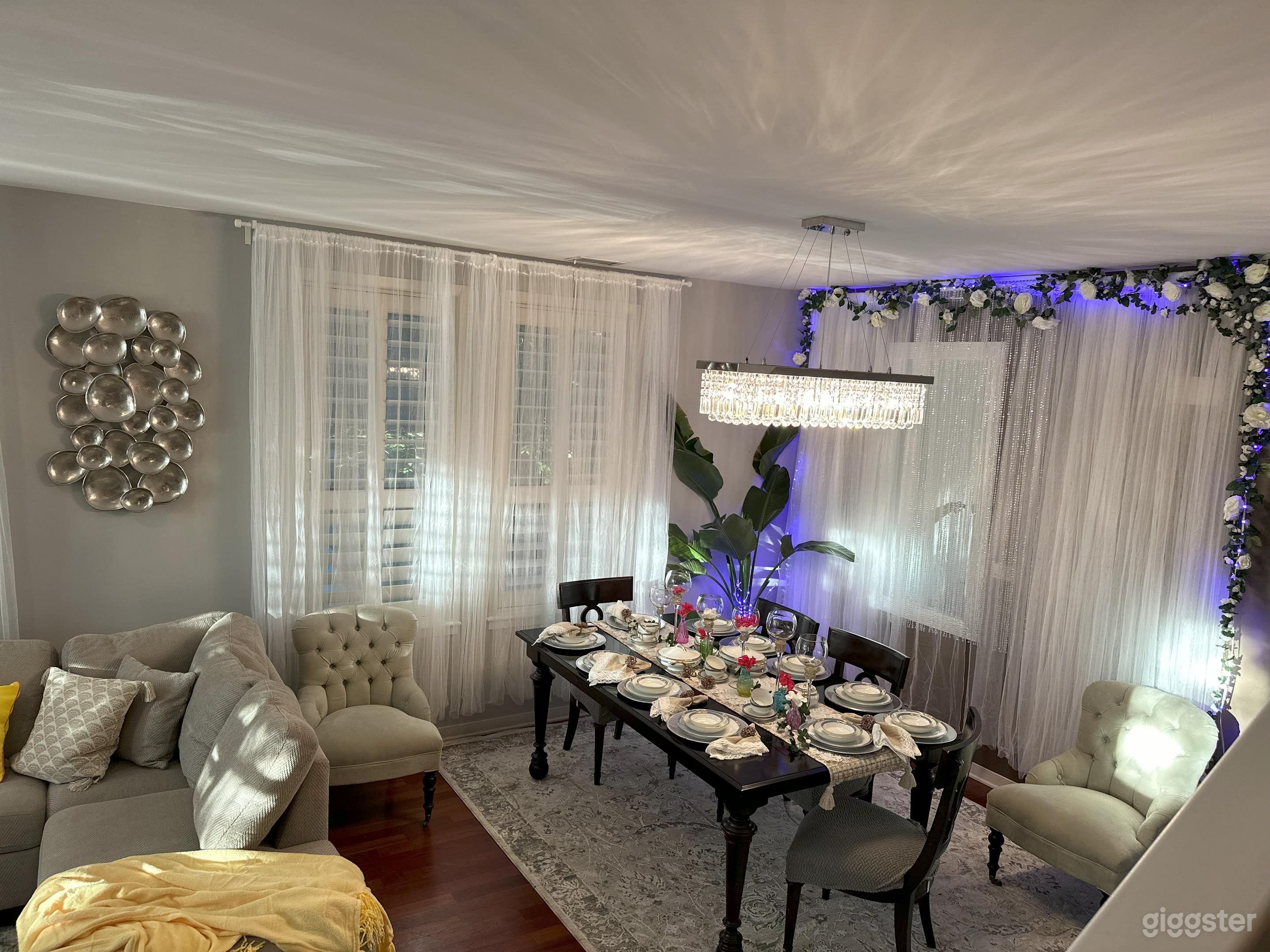 Luxury Gold Coast Villa with City Views Photo 3