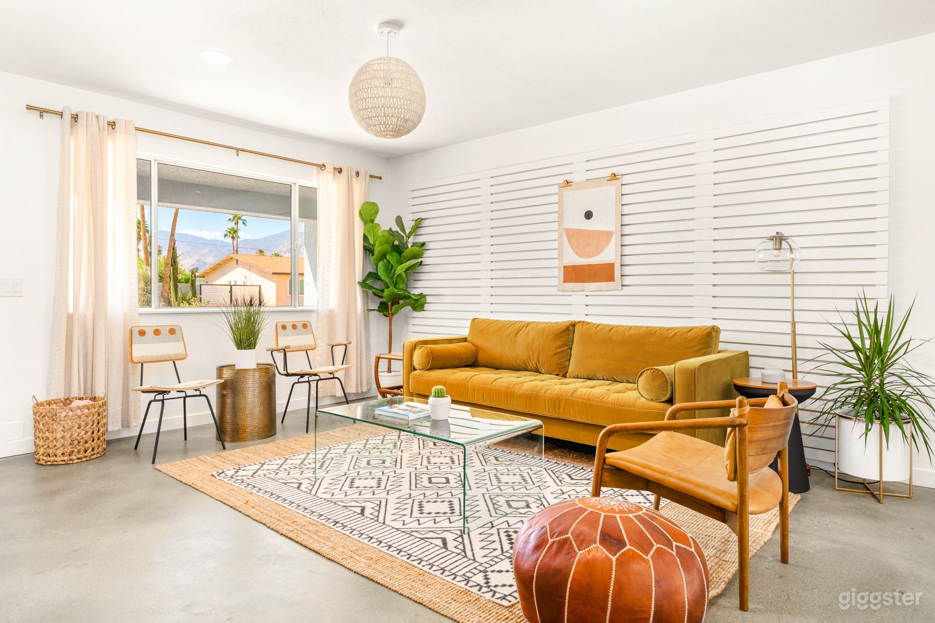 Bohemian-style home in Palm Spring Photo 3