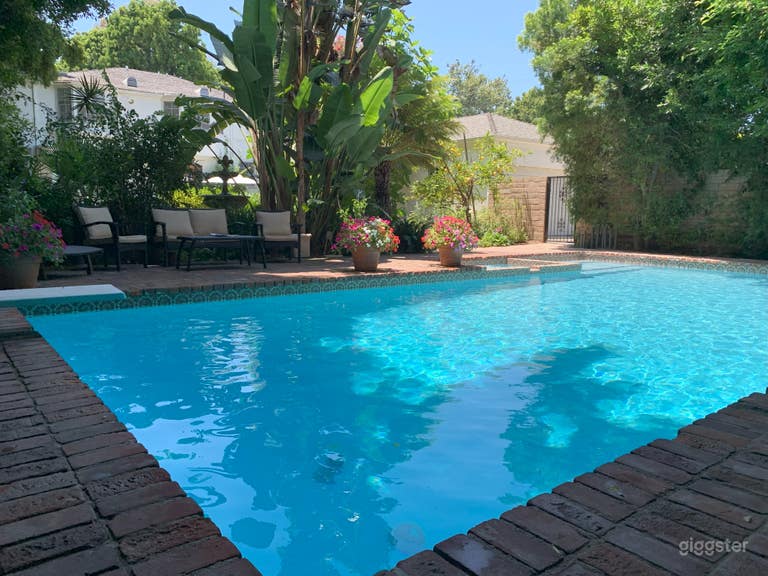  Large pool and hot tub in lush private backyard 