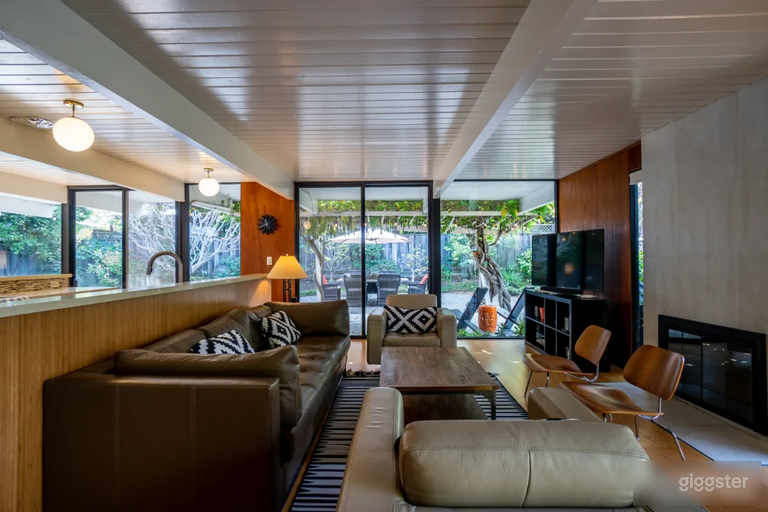  Mid-Century Modern Eichler in Silicon Valley 