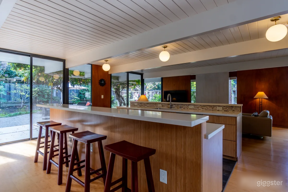 Mid-Century Modern Eichler in Silicon Valley Photo 4