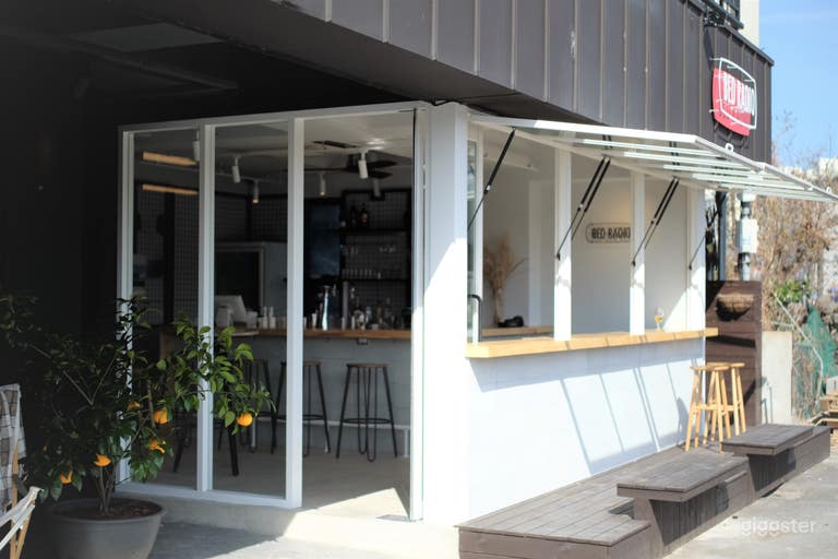  제주의 힙한 호스텔 리셉션 / F&B 공간 