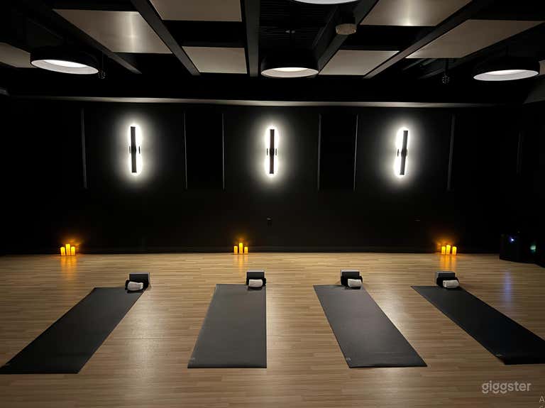 Calming Atmosphere Yoga Studio 
