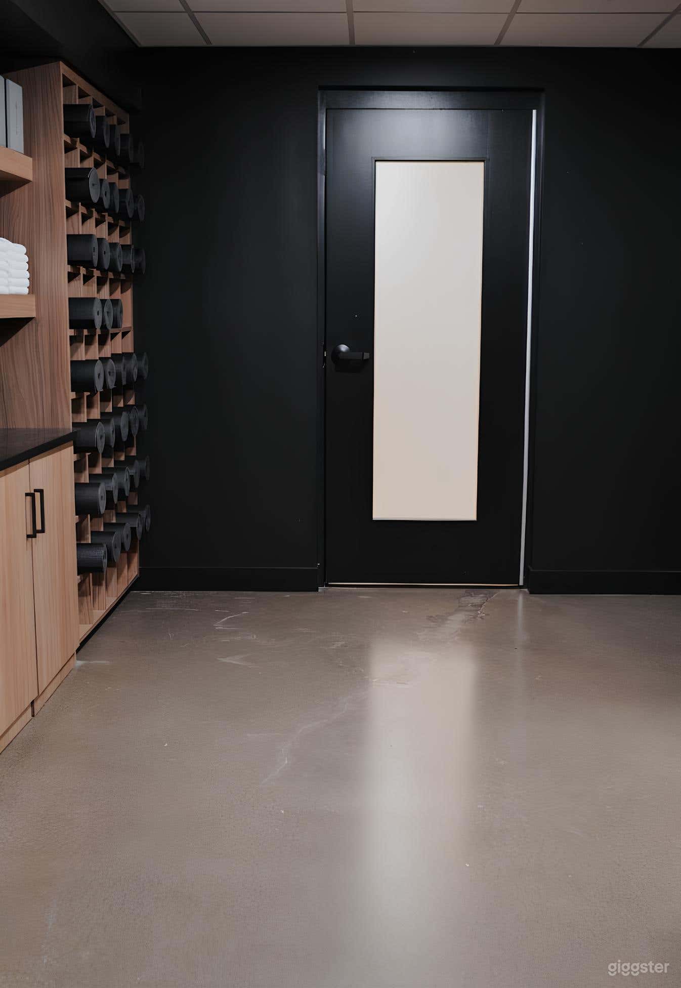 Calming Atmosphere Yoga Studio Photo 4