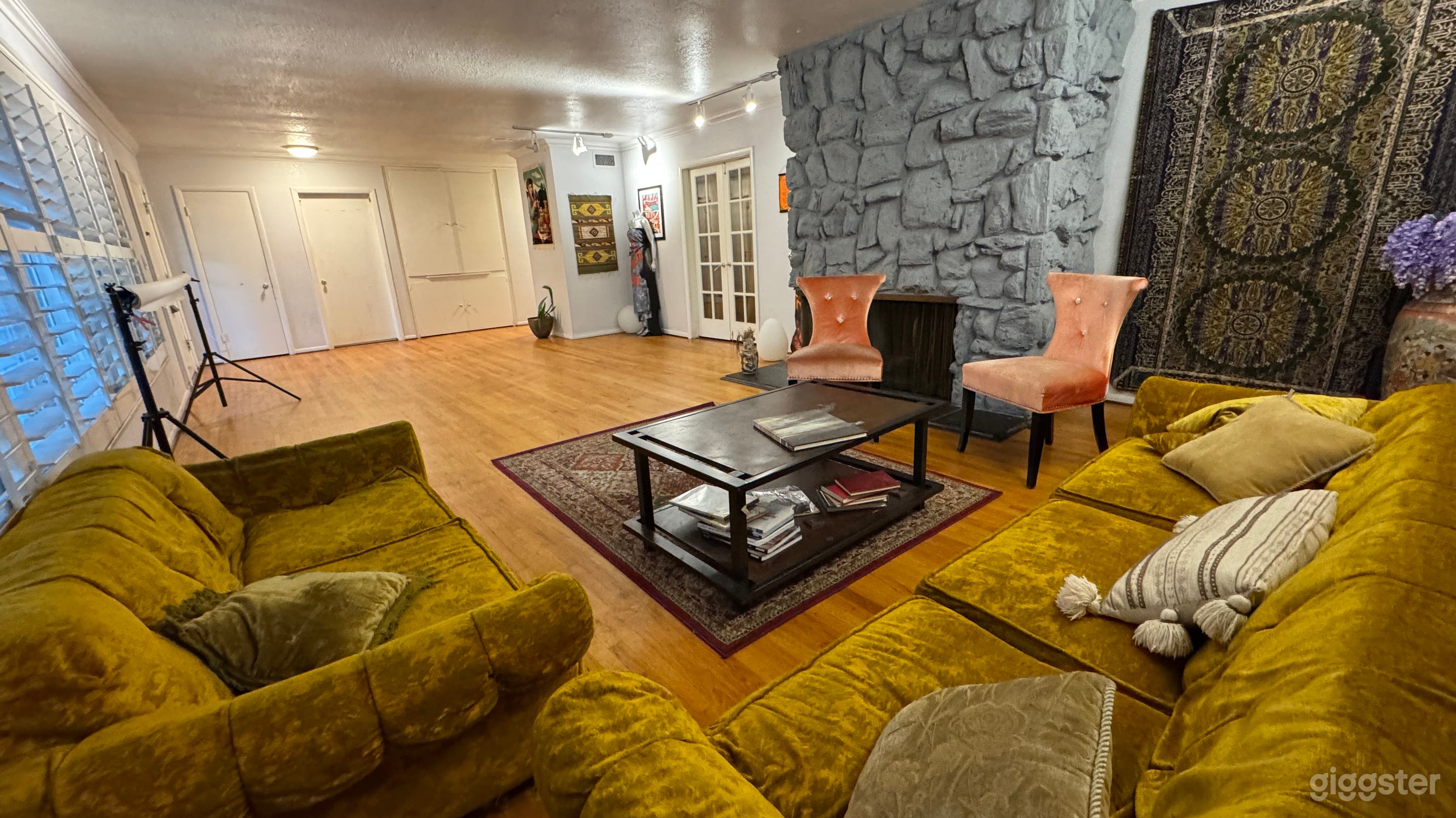 Artsy House in Sherman Oaks Photo 1