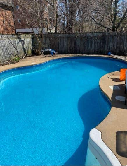 Perfect Pool for photoshoot and swimming Photo 3