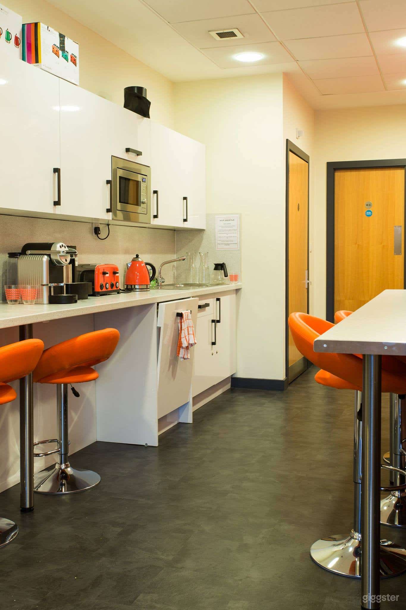 Northgate is a grade A listed building. Our premium serviced offices promise both privacy and the inclusive buzz of Workspace Hub. Our private offices guarantee access to meeting rooms. Equipped with a personal lockable cabinet and award -winning ergonomic