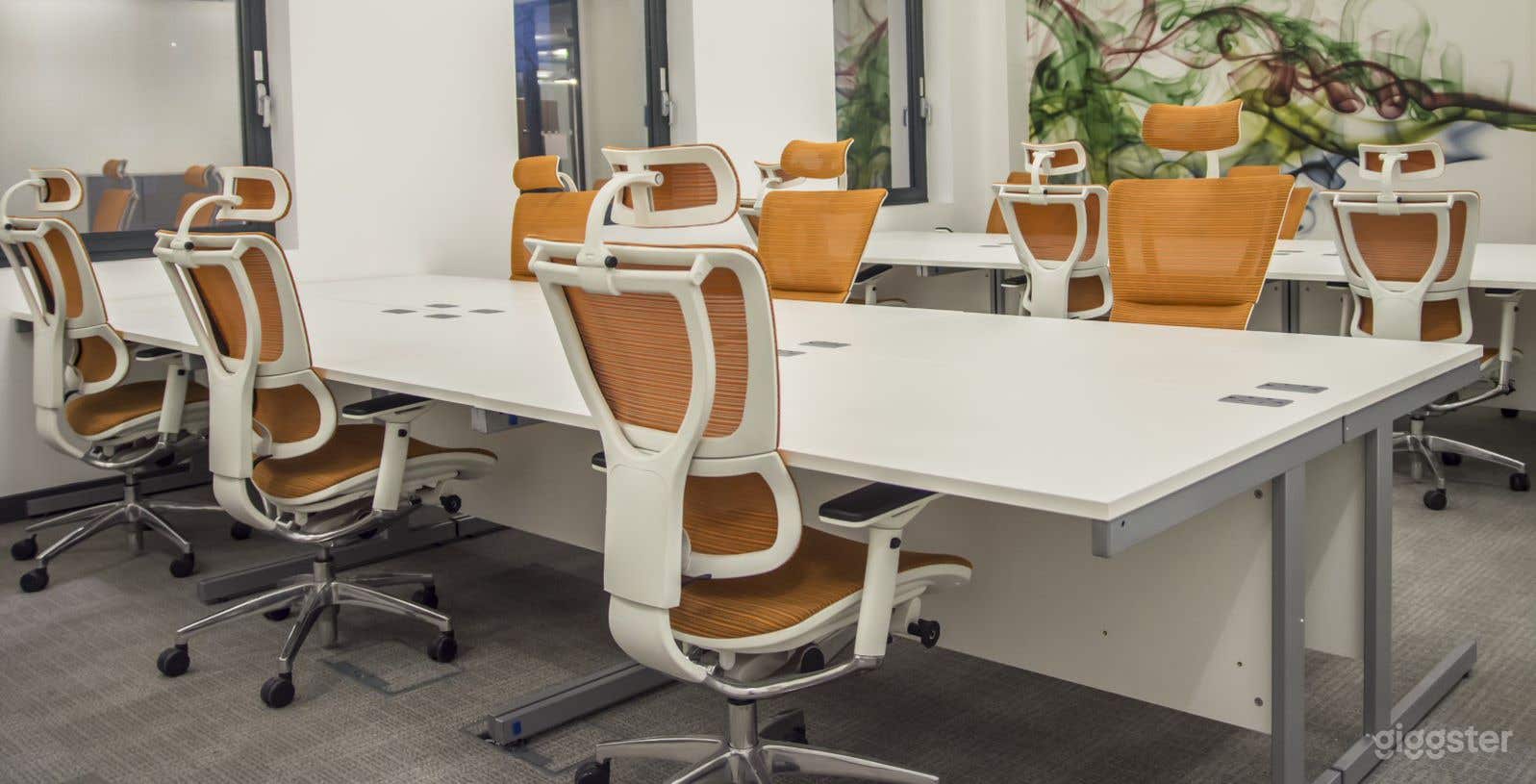 Northgate is a grade A listed building. Our premium serviced offices promise both privacy and the inclusive buzz of Workspace Hub. Our private offices guarantee access to meeting rooms. Equipped with a personal lockable cabinet and award -winning ergonomic