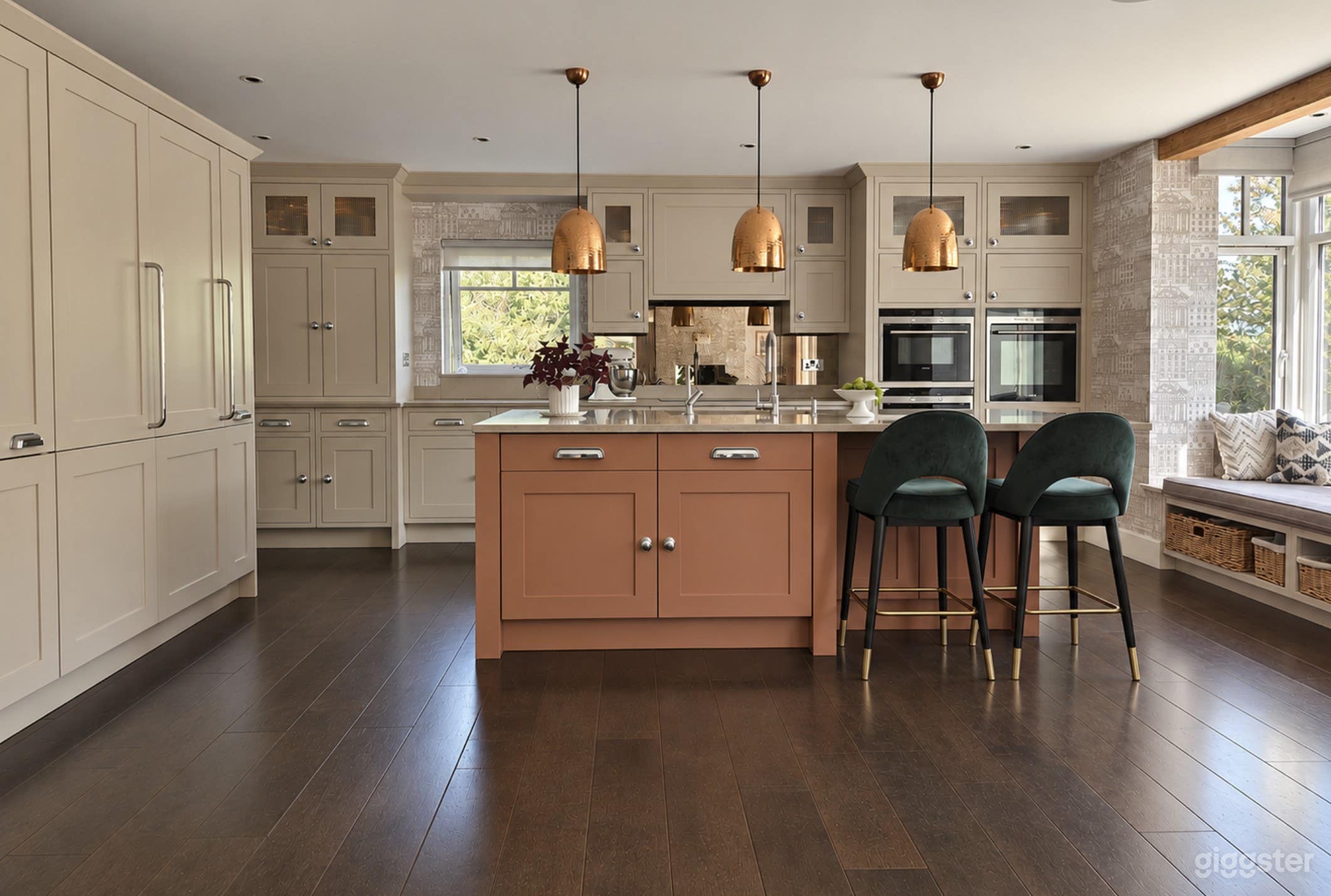 Modern Stylish Light-Filled Film House | Kitchen & Garden Photo 1