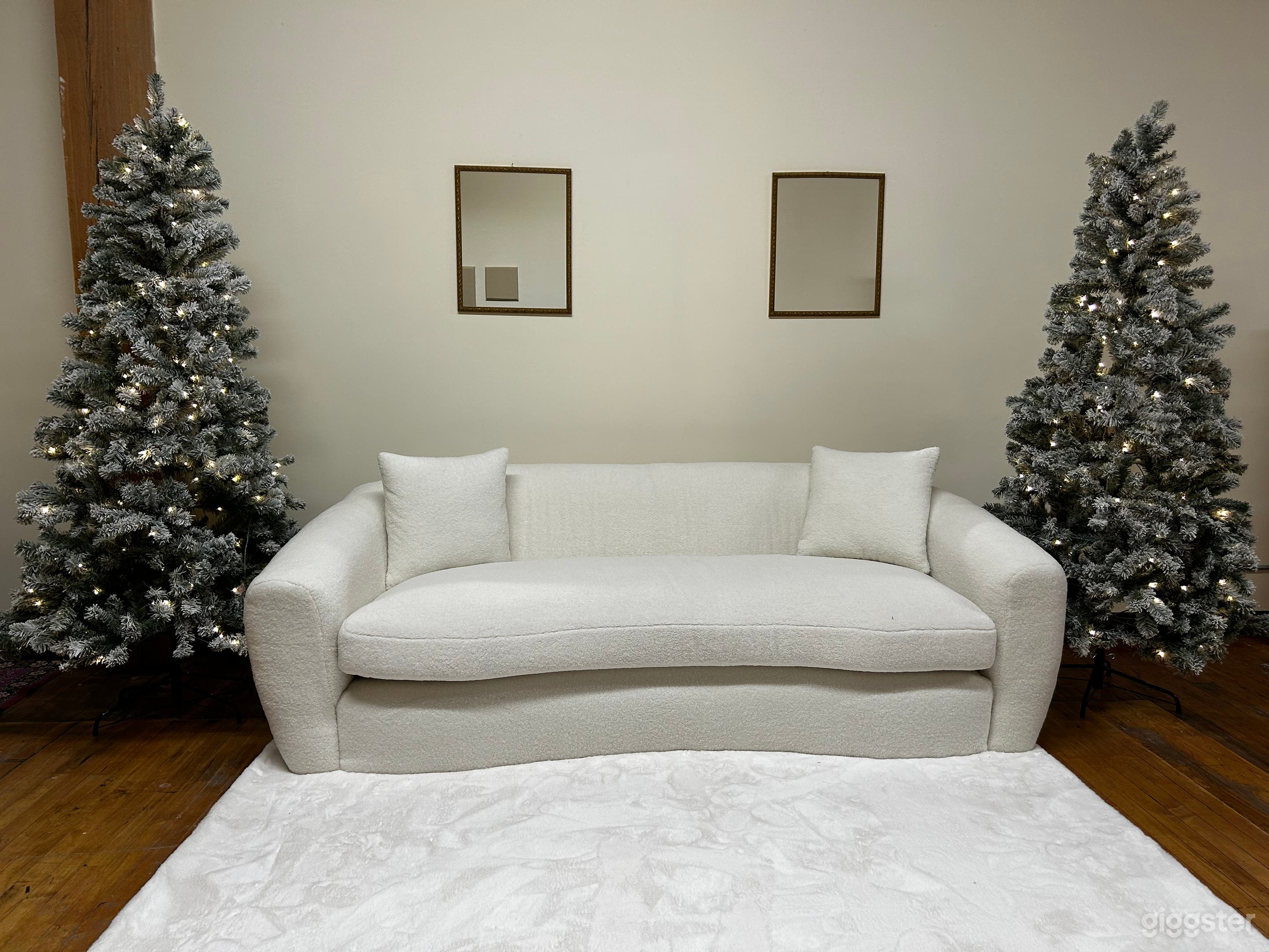 Multi-use Content Creation Studio w/Natural Light Photo 1