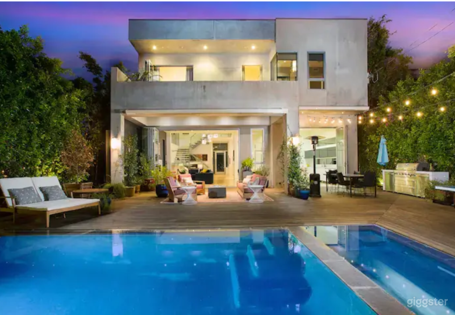 Contemporary, private home with heated pool &amp; spa