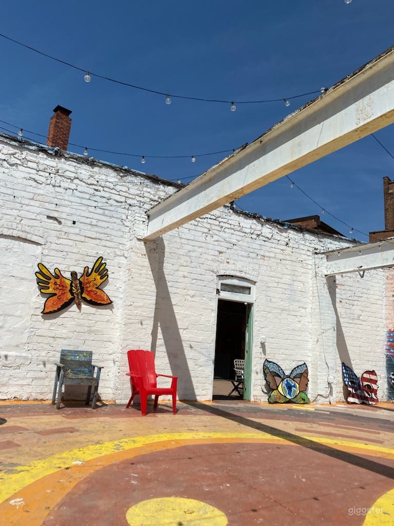  Creative "Roofless Room" 