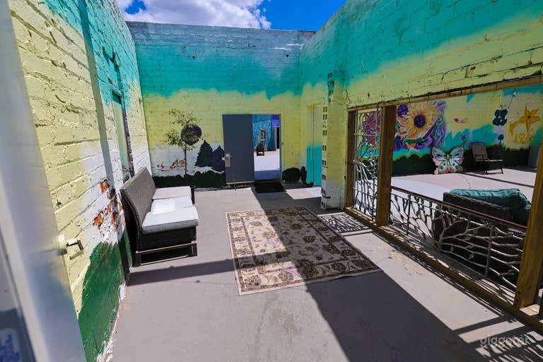  Creative "Roofless Room" 