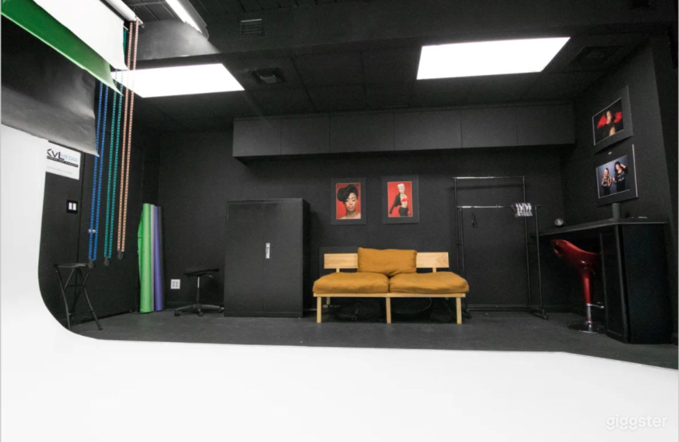 Cozy Studio in West Palm Beach with Cyc Wall Photo 1