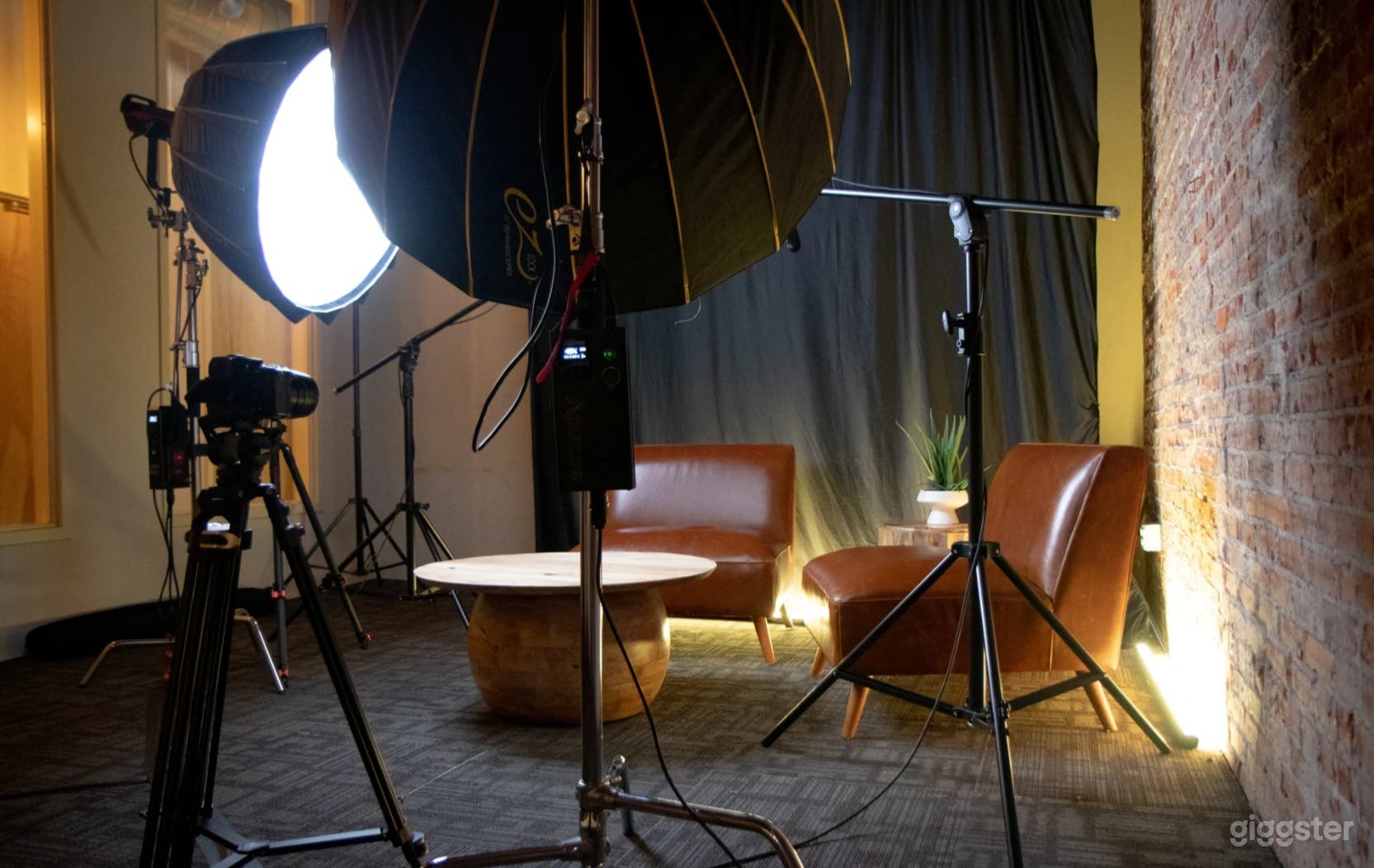 Podcasting Room in Washington Photo 2