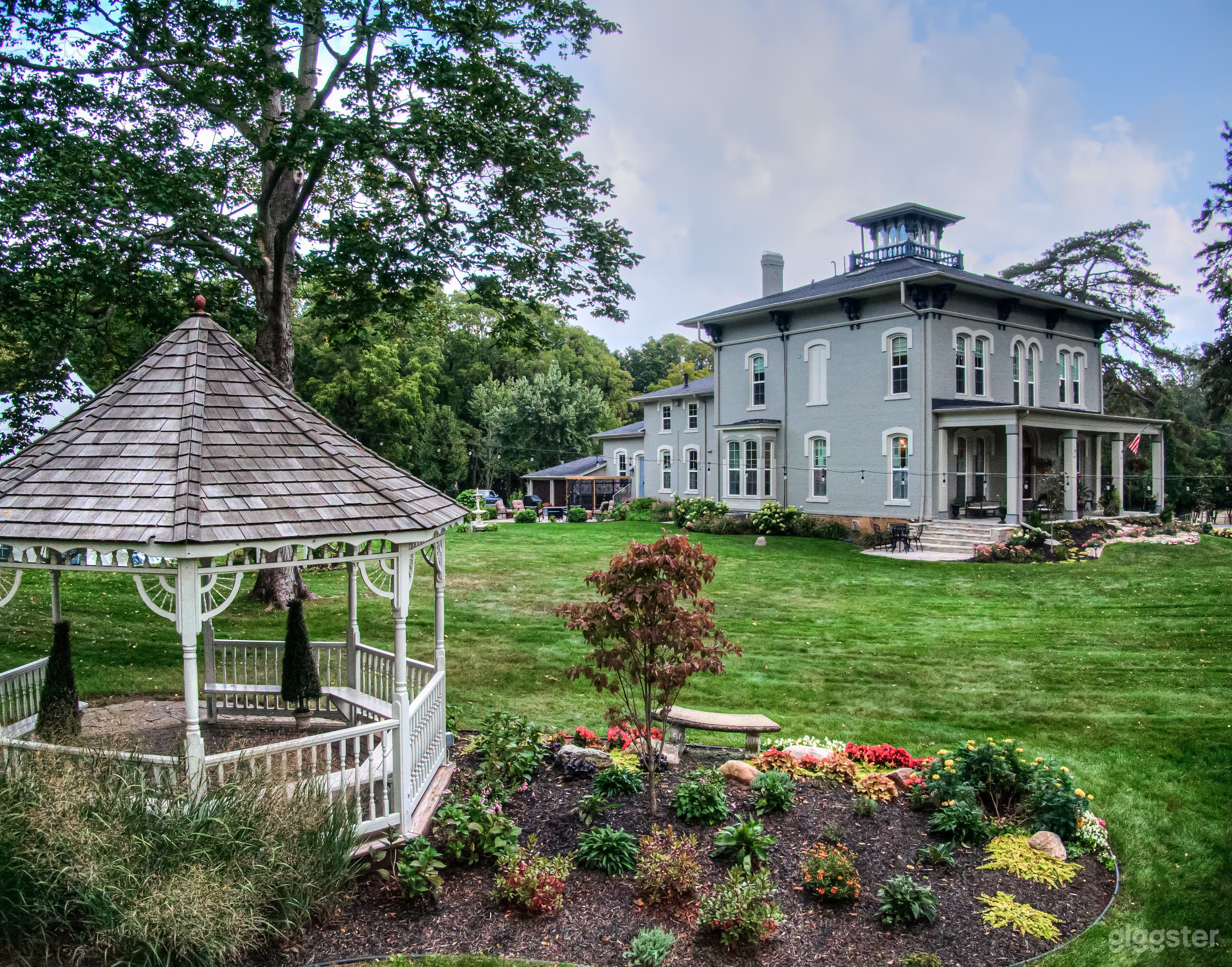 1860's Italianate Boutique Villa Hotel in Marshall Photo 2