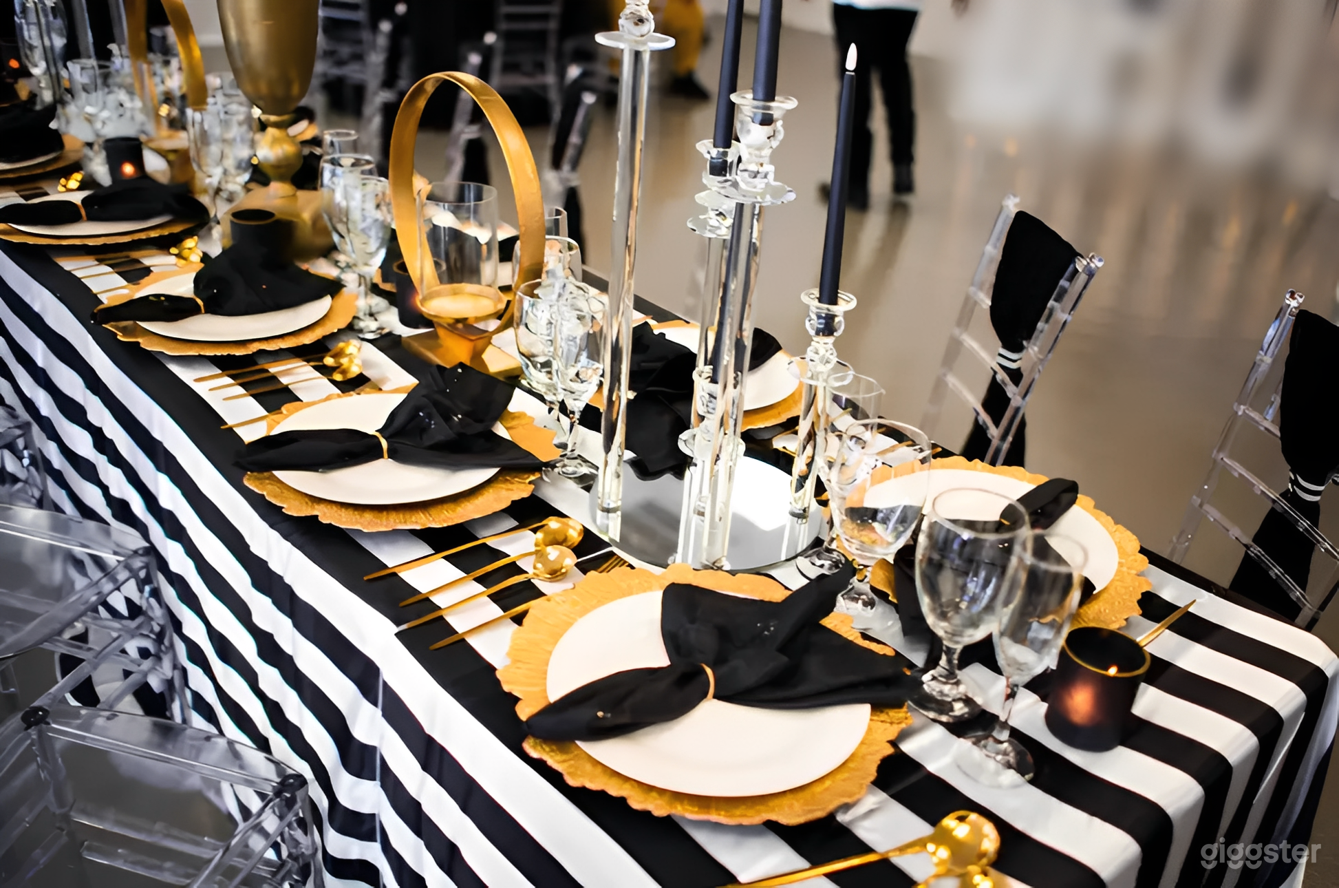 An Elegant All-White Event Hall with In-House Planning/Decor Photo 3