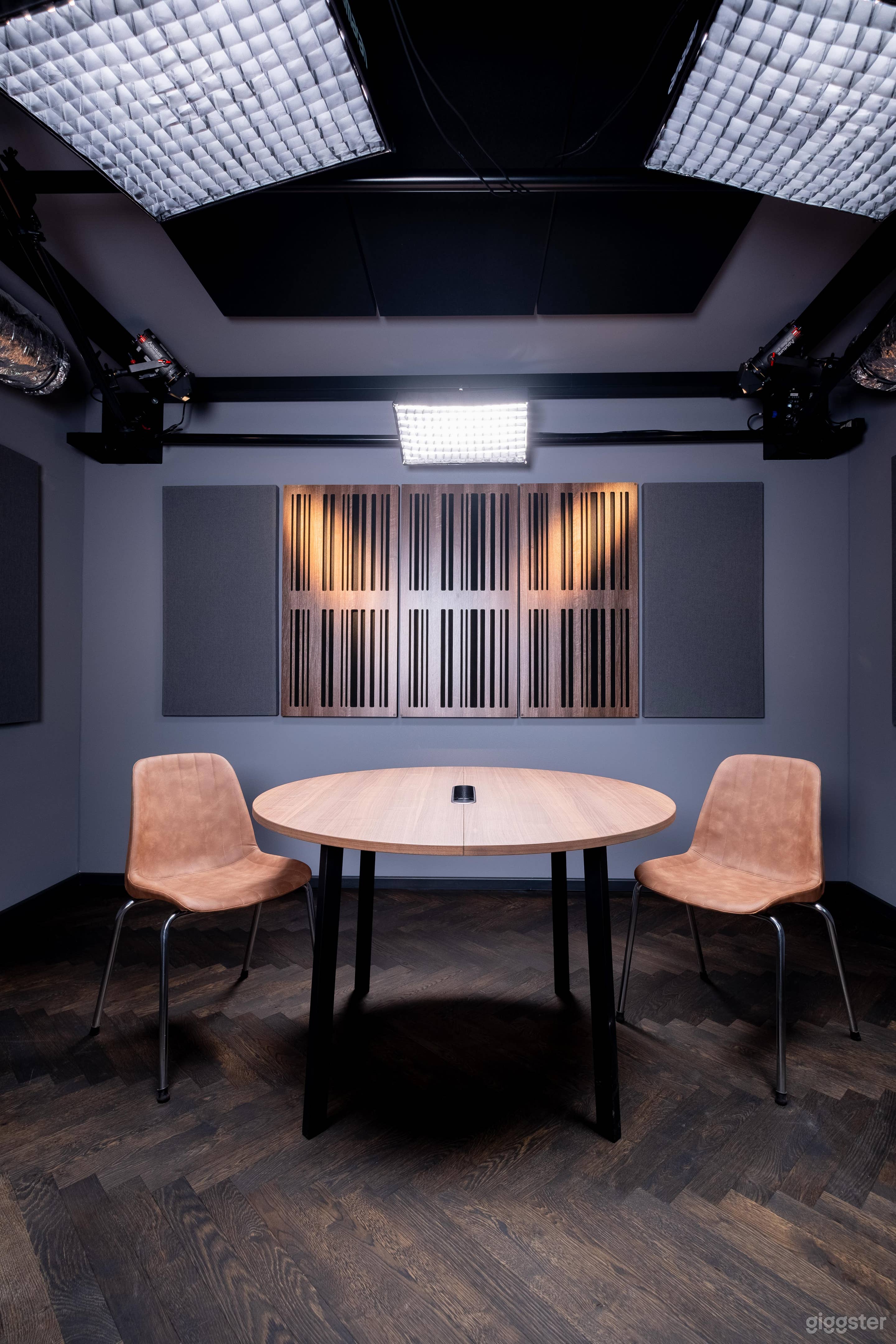 Soundproof Acoustic Studio for Audio & Video Recording Photo 3