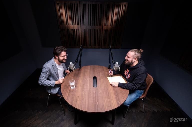  Soundproof Acoustic Studio for Audio & Video Recording 