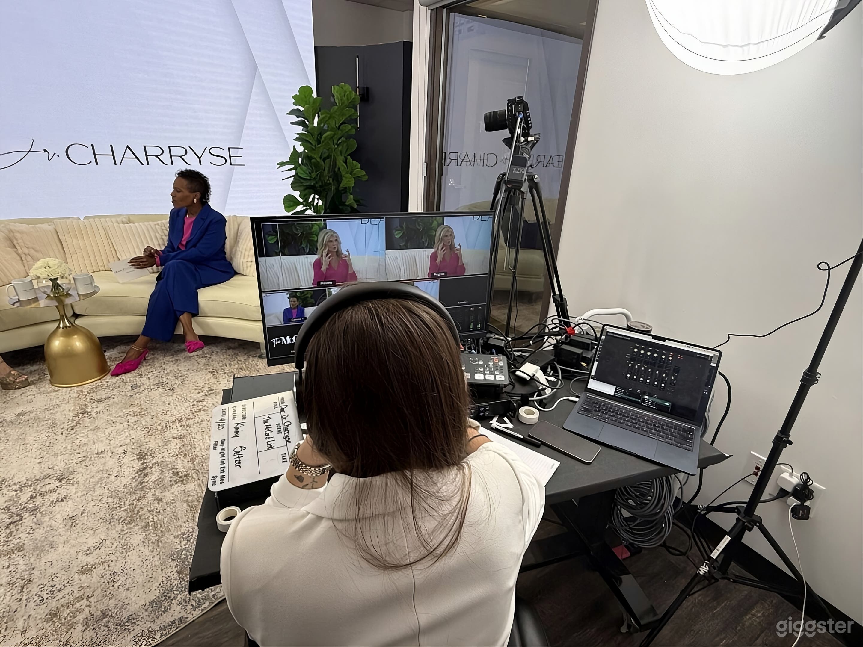 Iconic LED Soundstage & Multi-Cam Suite Photo 4