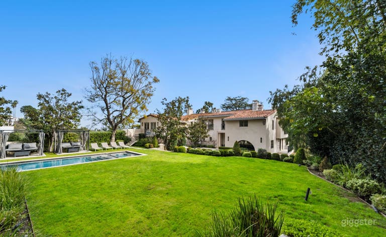   BEVERLY HILLS MODERN LUXURY: PICTURE PERFECT/POOL 