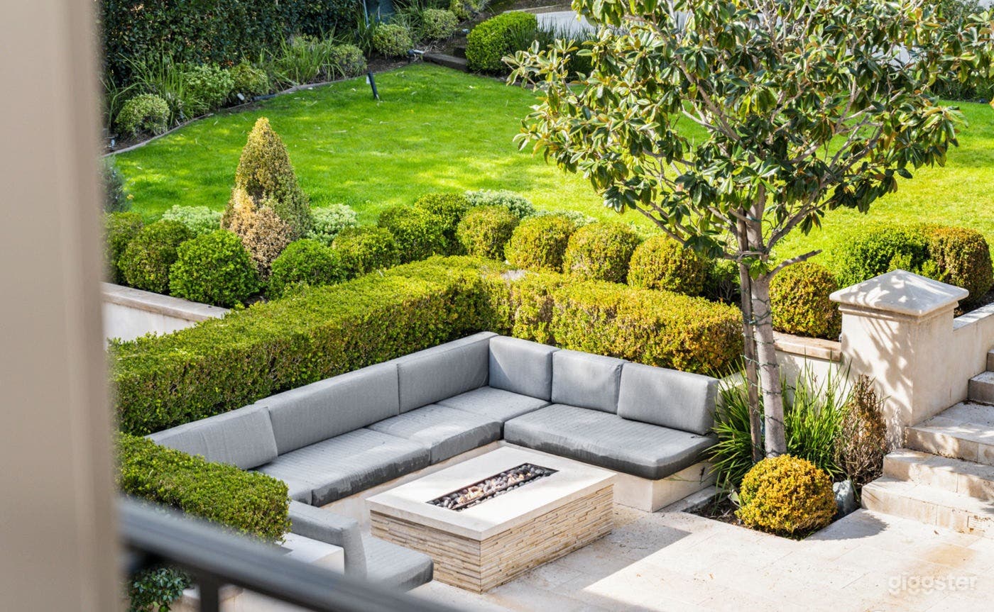  BEVERLY HILLS MODERN LUXURY: PICTURE PERFECT/POOL Photo 2