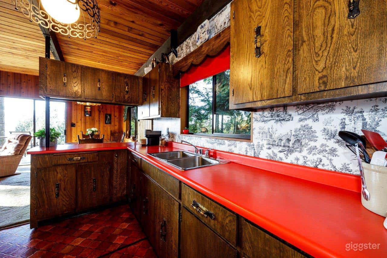 Retro 70's Cabin with Ocean Views Photo 4