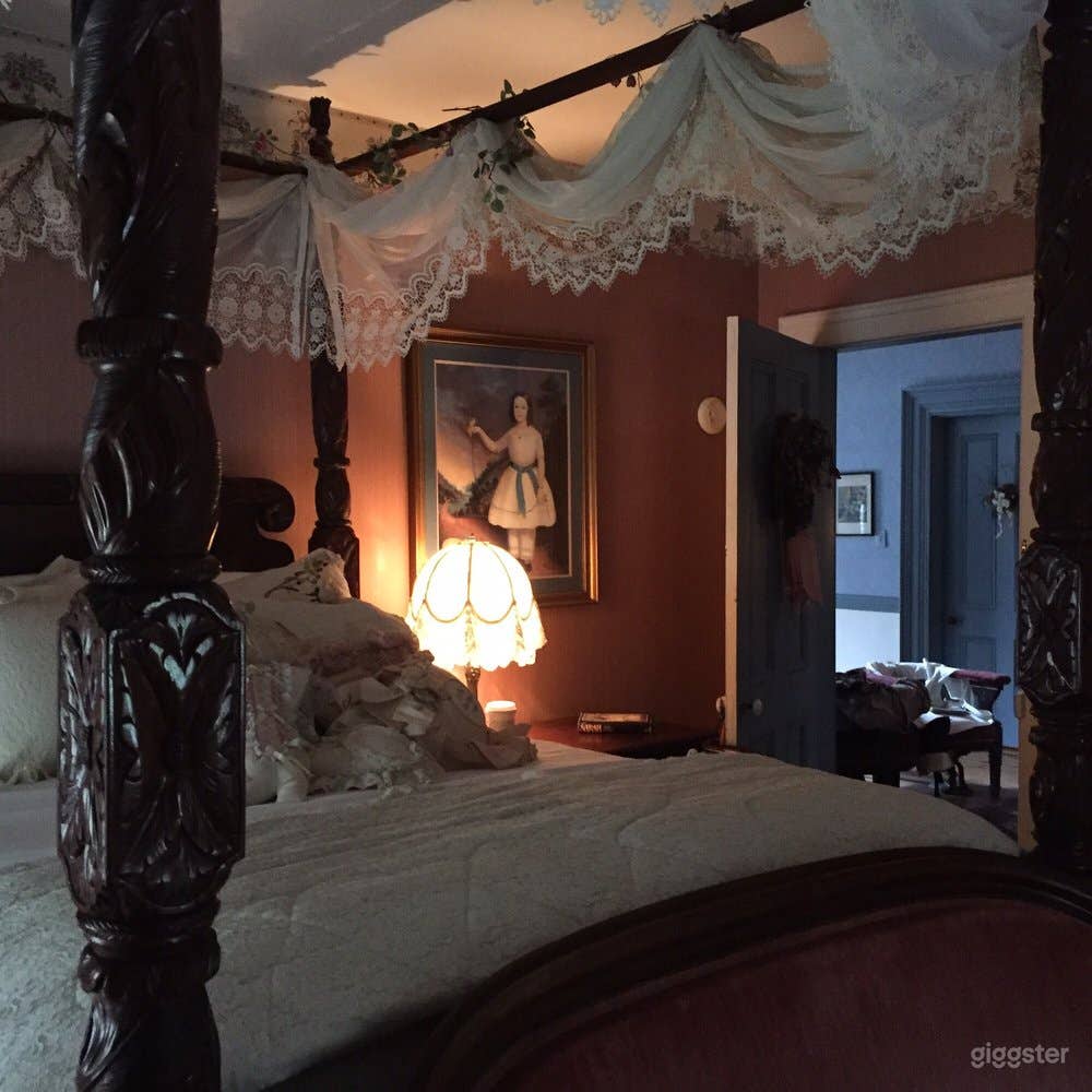 18th Century Luxury Room Photo 4