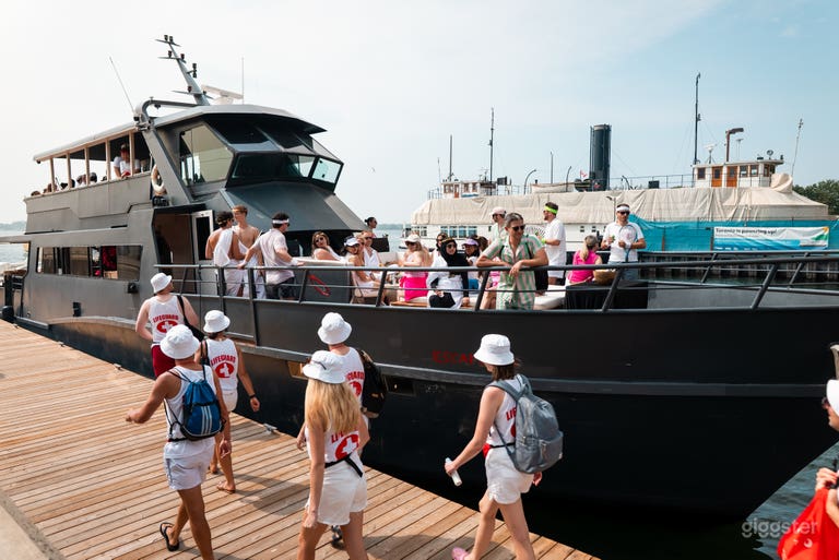  VIP Mega Yacht 