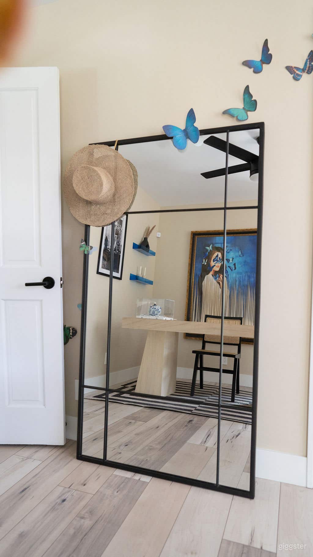 Casablanca: a mid-century modern home Photo 4