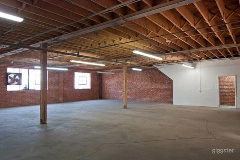  40,010 Warehouse Los Angeles 