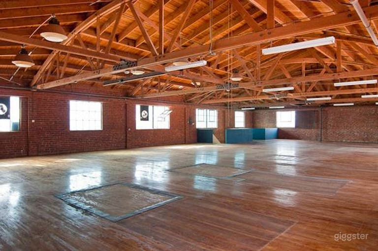 40,010 Warehouse Los Angeles 