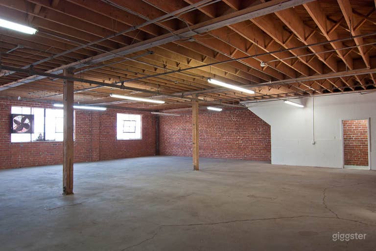  40,010 Warehouse Los Angeles 