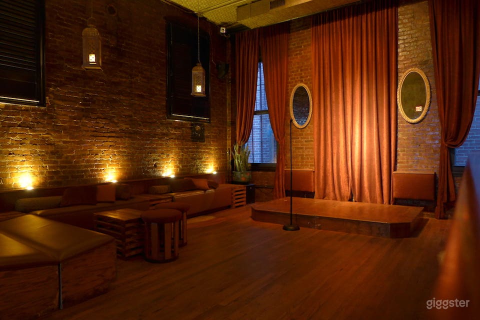 Classic chic Williamsburg BK club lounge bar Photo 2