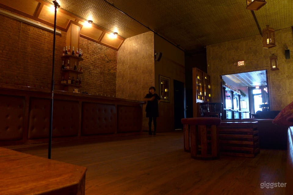 Classic chic Williamsburg BK club lounge bar Photo 4