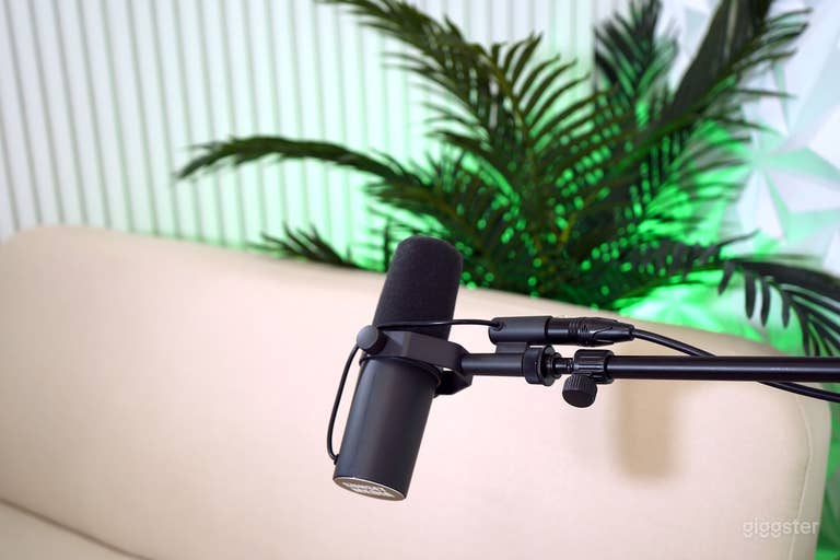  Modern Podcast Studio (Fully Equipped) 