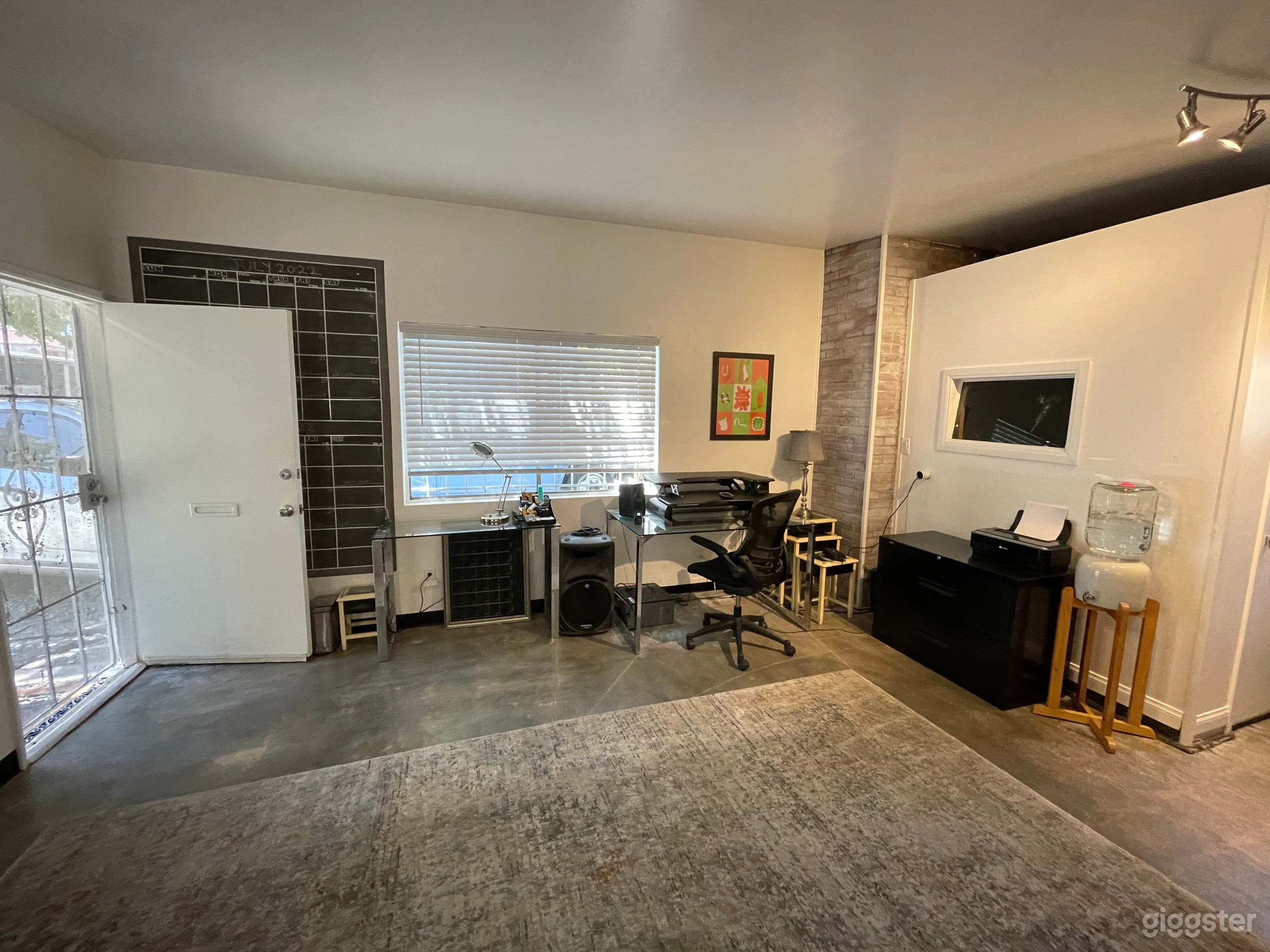 Exclusive Office Space With Vocal Booth Photo 2