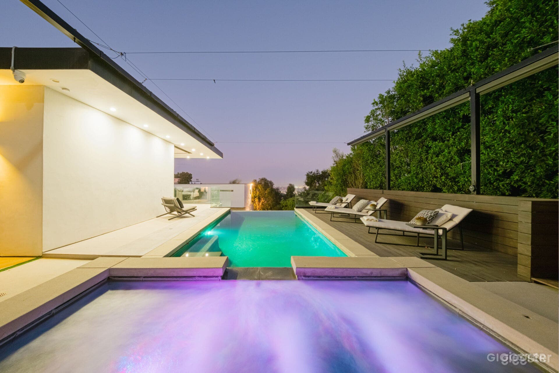 SLEEK HOLLYWOOD HILLS RETREAT/POOL Photo 2