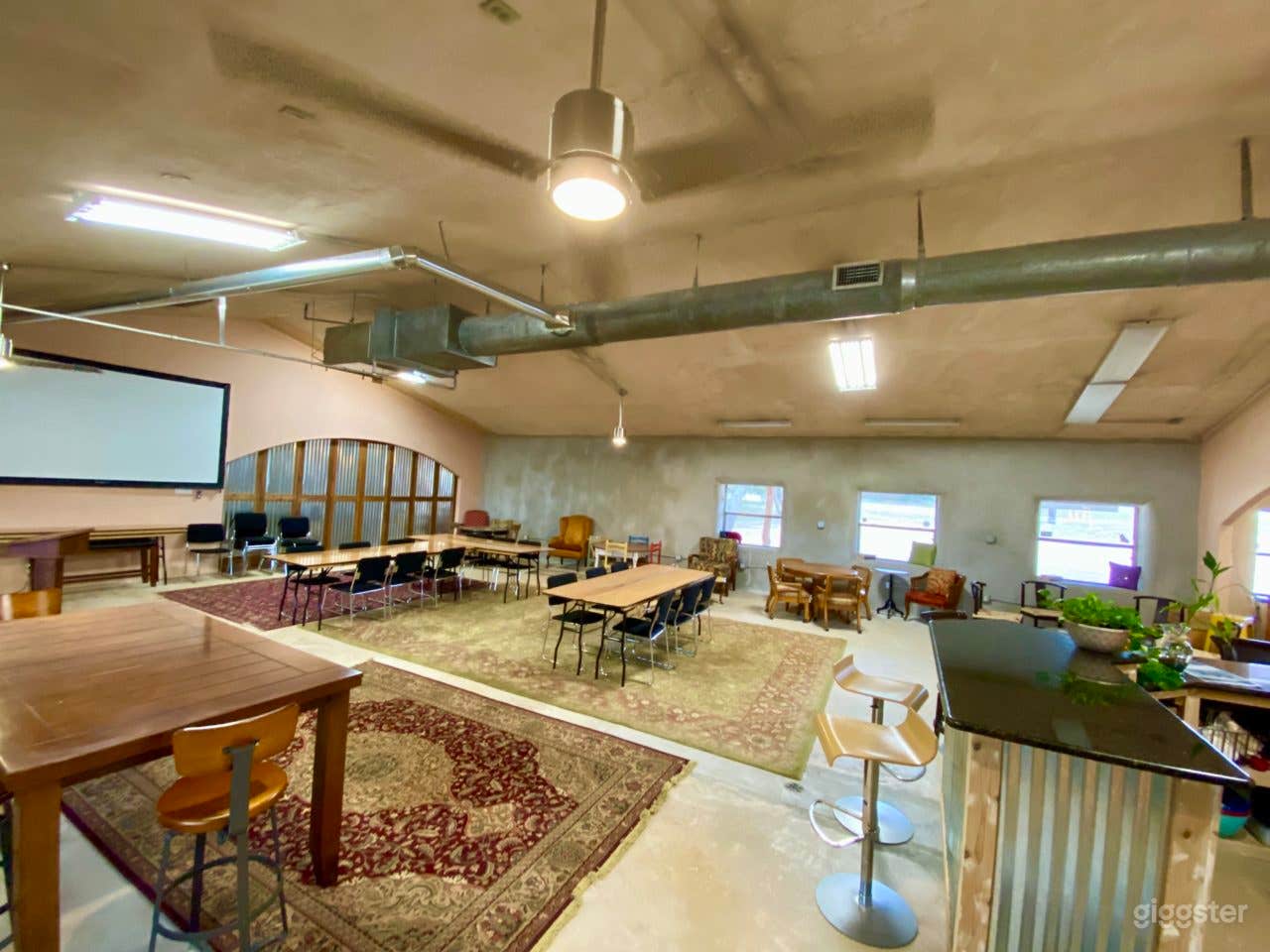 The Hub Indoor Venue in the Texas Hill Country Photo 4
