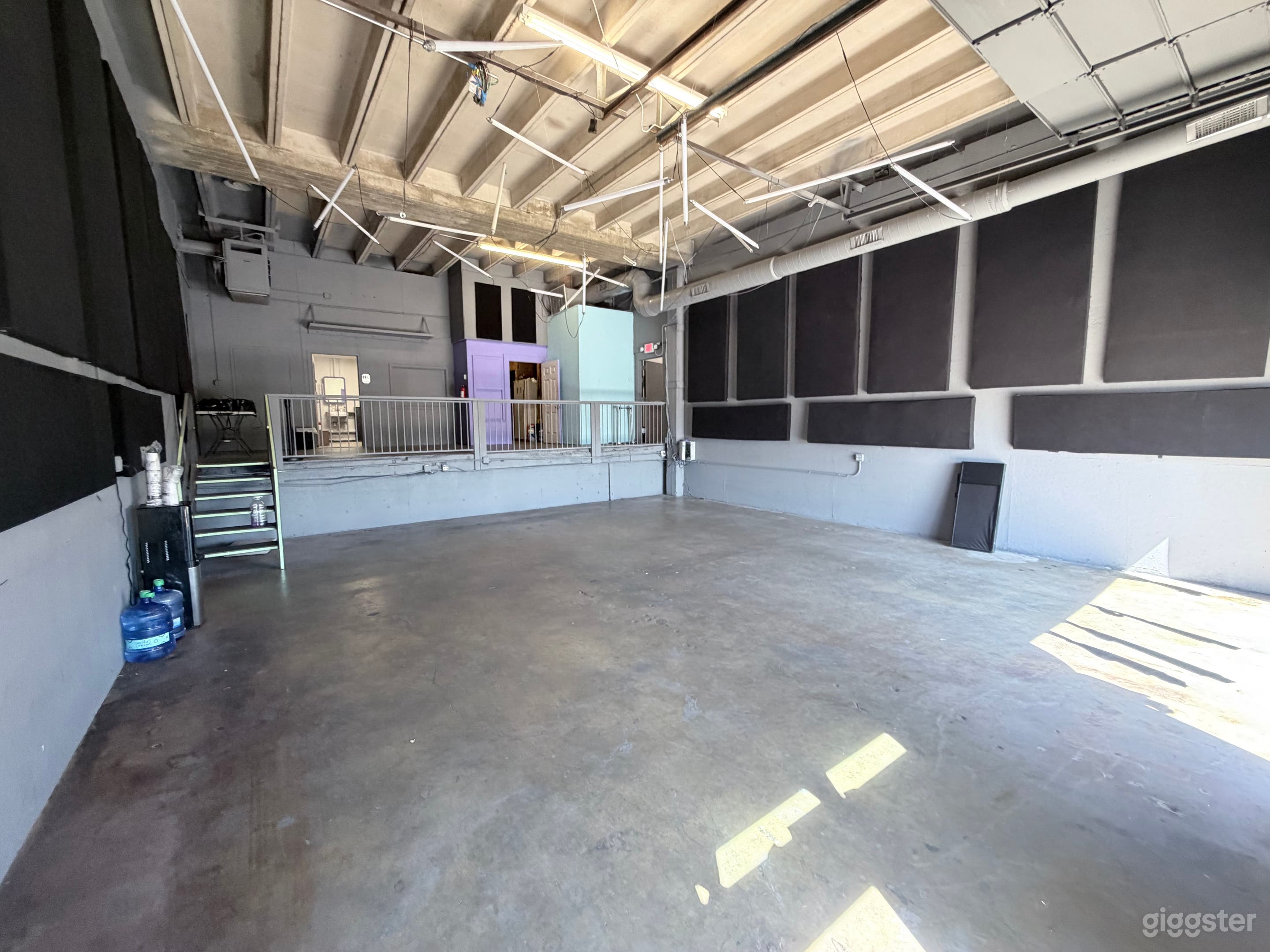 Party and music venue Photo 1