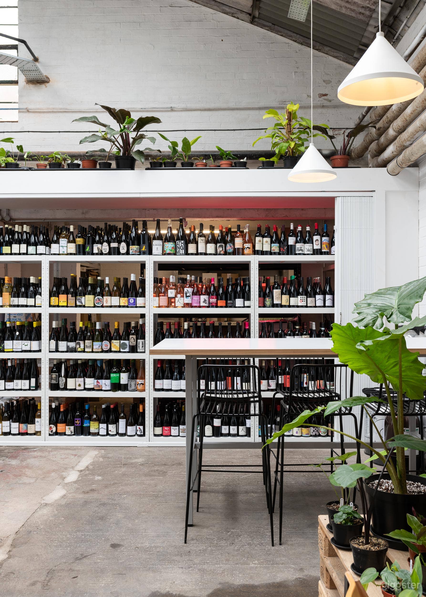 Unique and Classy Wine Bar in Birmingham Photo 4