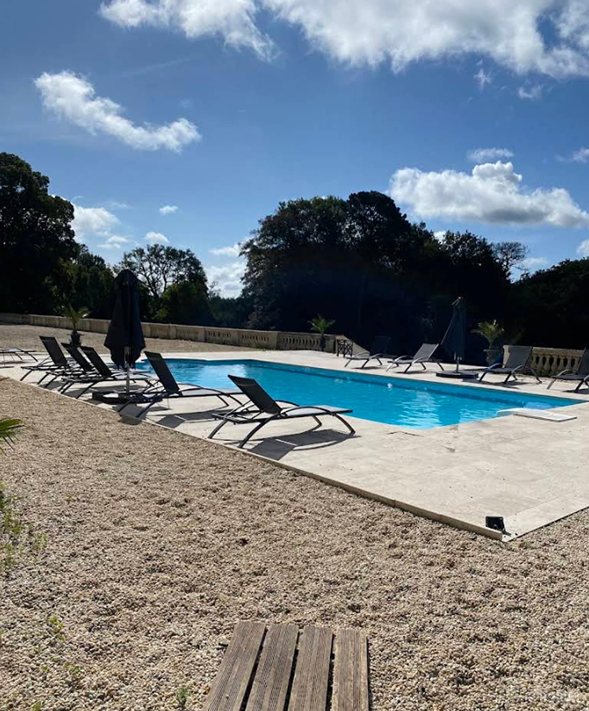 Photo de Piscine intérieure luxueuse dans un manoir privé 1