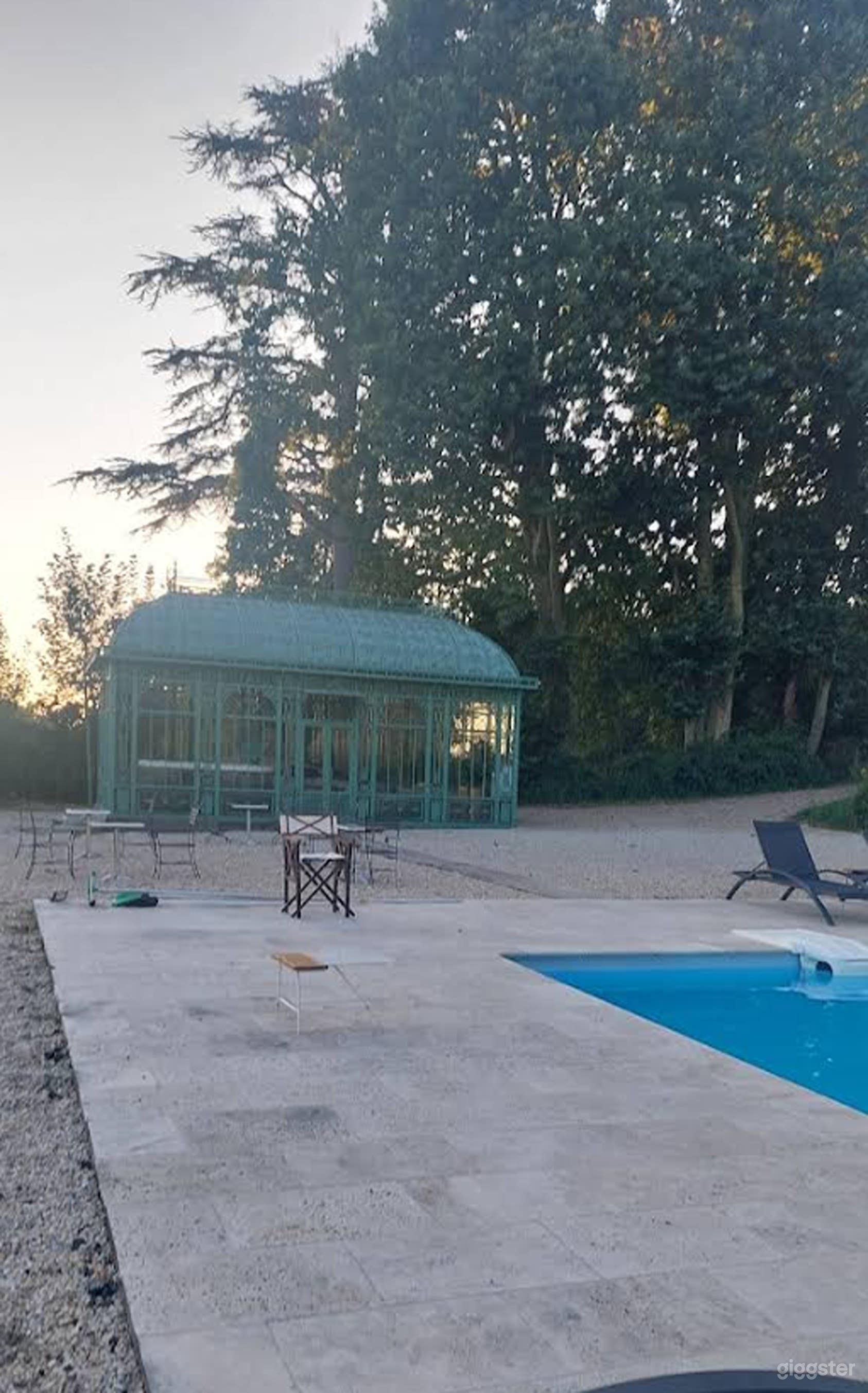 Photo de Piscine intérieure luxueuse dans un manoir privé 4