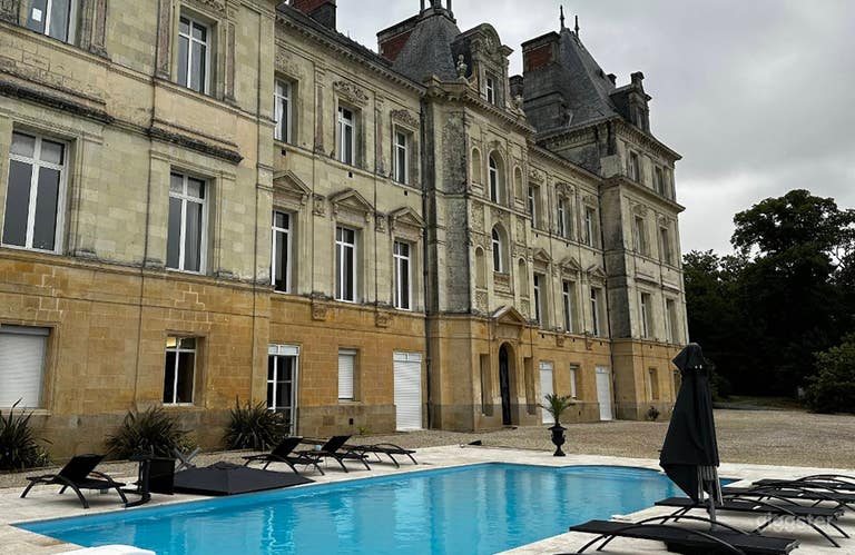  Luxurious Indoor Pool in a Private Mansion 