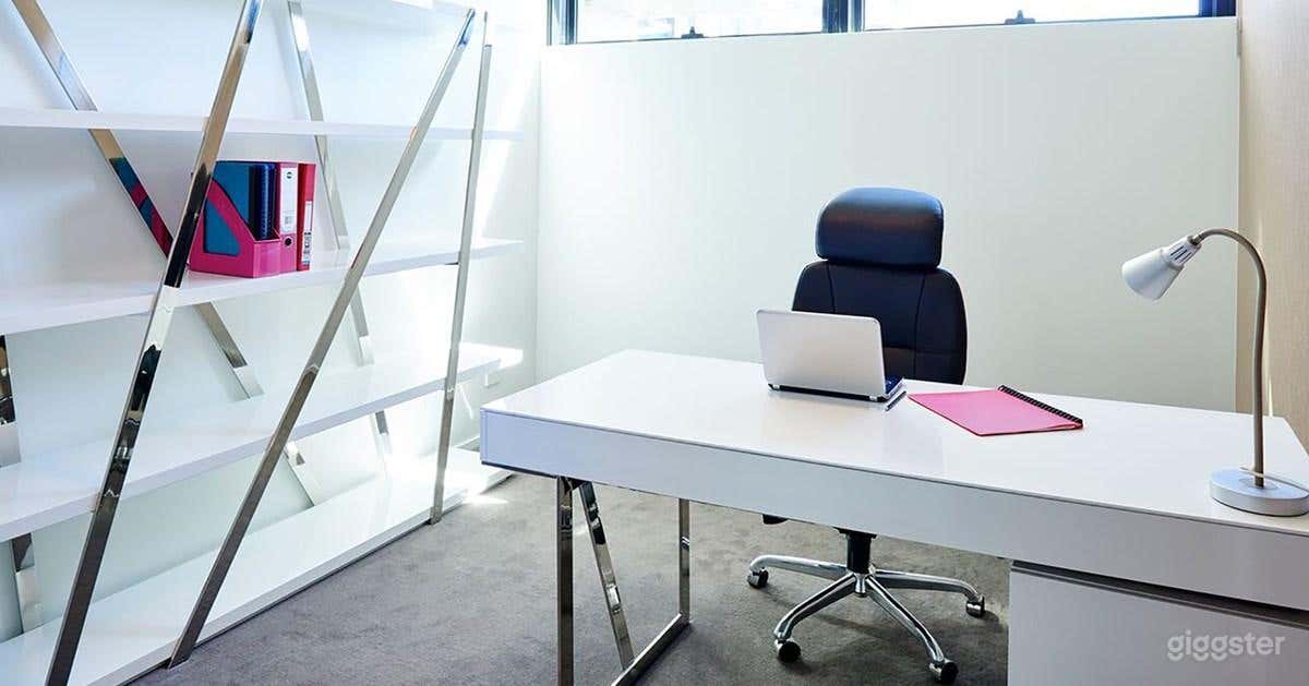 Private Meeting Room  Photo 2