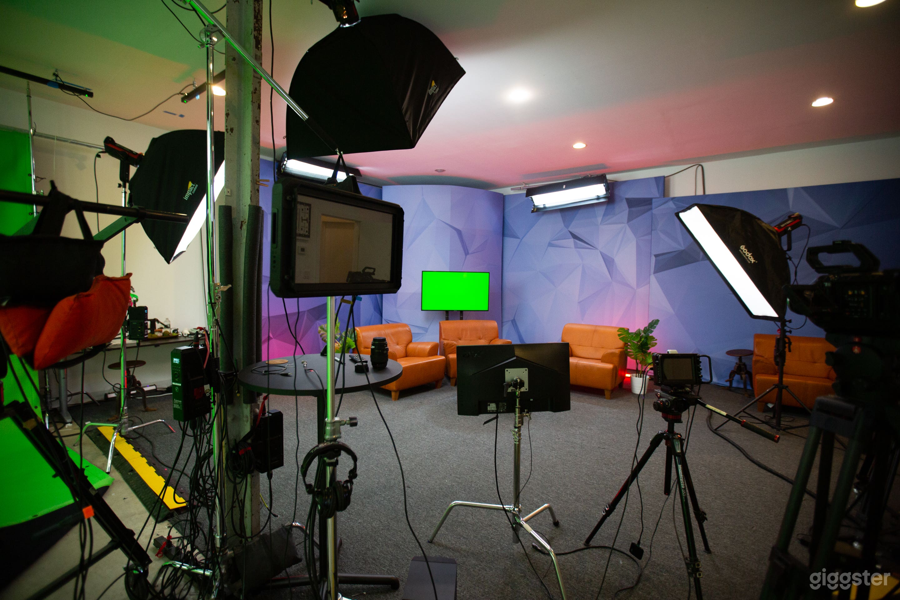 1st floor - Studio A -Hot Set 