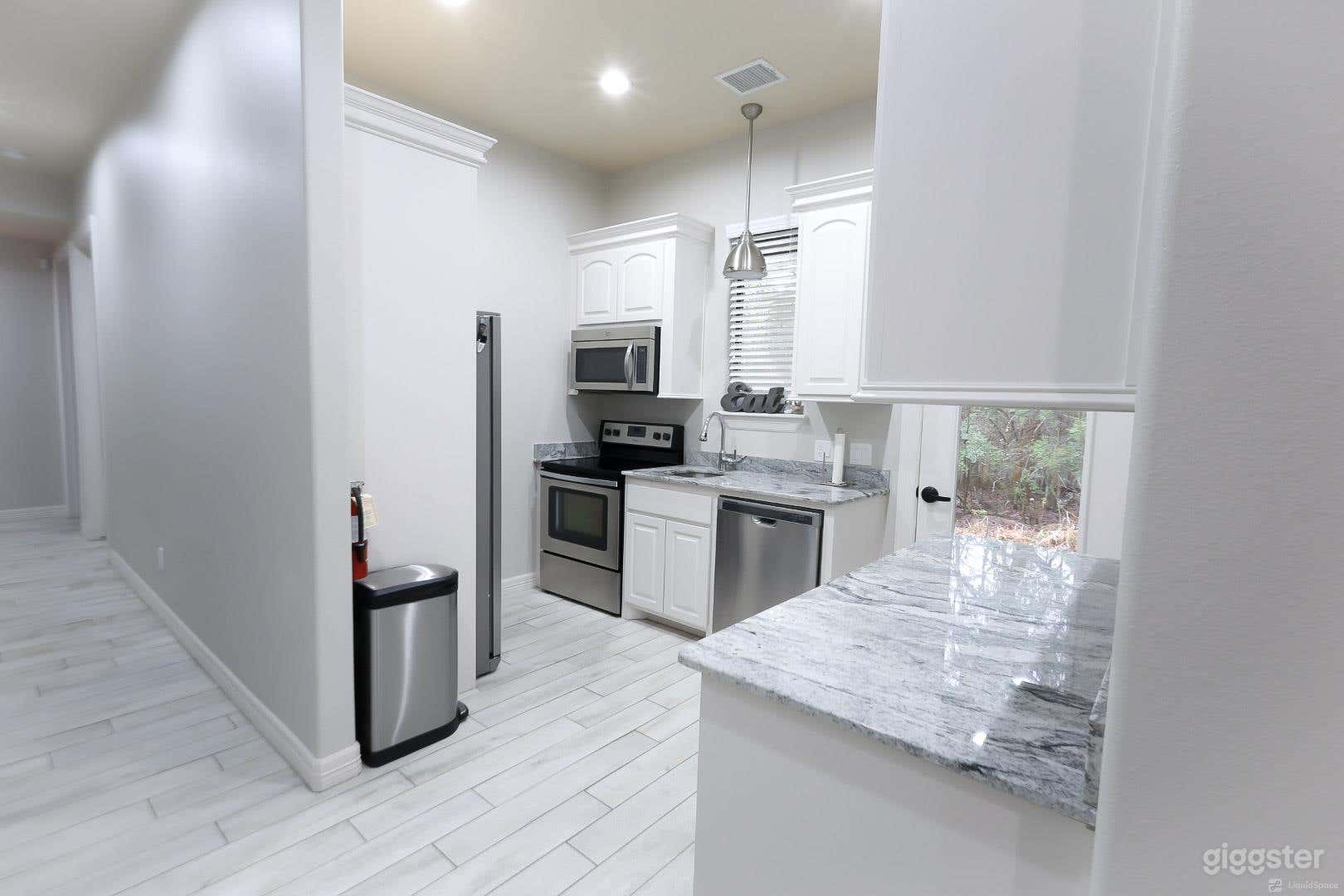 Social Meeting Space in Magnolia Photo 4