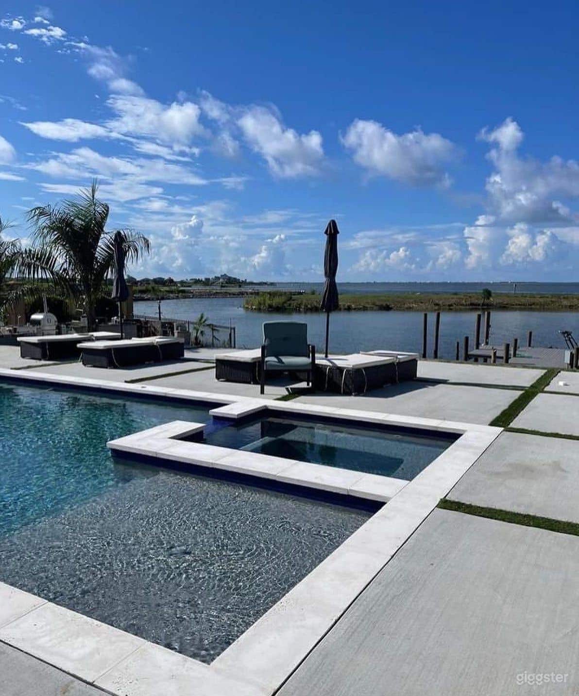 Pool in a Lakefront Guesthouse Photo 3