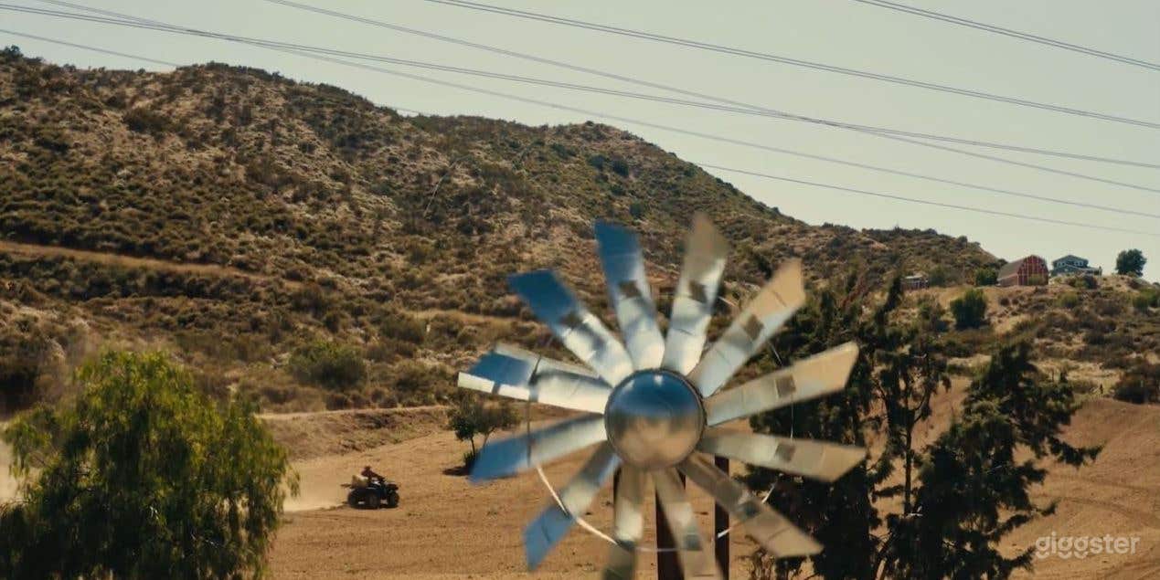 Perfect open space to play volleyball! Photo 3