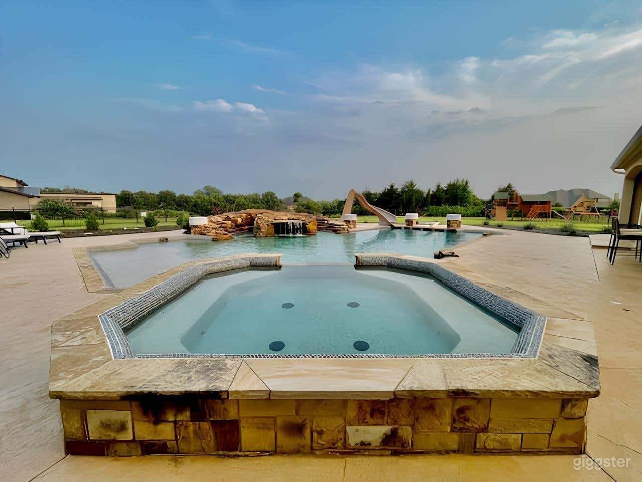 Luxurious Resort-Style Pool, and Outdoor Kitchen Photo 4